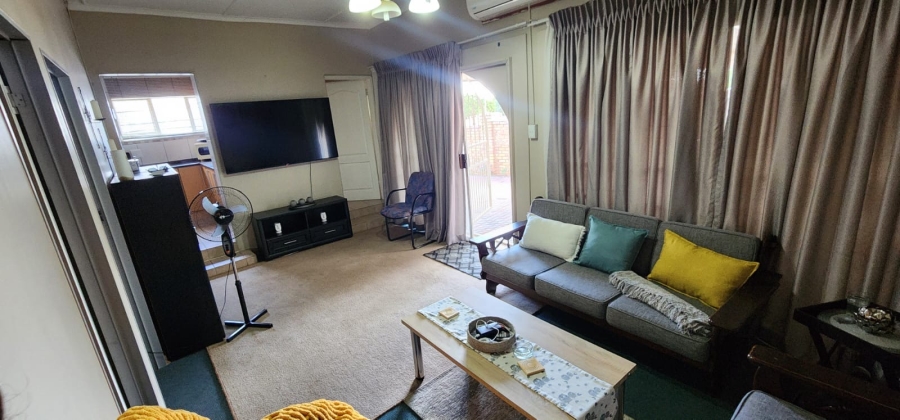 7 Bedroom Property for Sale in Flamwood North West